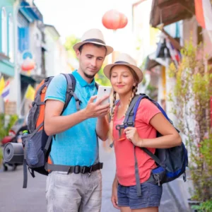 Backpackers often travel with limited daily budgets.
These AI apps prevent overspending:

13. TravelSpend AI (Daily Travel Expense Tracker)

AI detects:

overpriced restaurants

scams

cheaper meal alternatives

best value hostels

Perfect for budget travelers.

14. Wallet AI (Smart Financial Assistant)

Predicts your spending trend based on country pricing.
Warns before you exceed your limit.

15. Trail Wallet AI (Backpacker-Focused Budgeting)

Created by travelers, now improved with AI:

multi-currency support

“daily backpacker budget mode”

offline spending logs

Real-World Scenarios: How Solo Backpackers Use AI On the Road