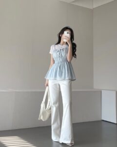 AI Image Prompts for Women Ages 18–25 (Soft Pastel Korean Aesthetic)