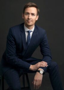 AI Photo Prompts for Men Ages 30–40 (Business Minimal Corporate Style)