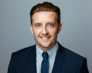 Business Minimal AI Photo Prompts for Men Ages 30–40